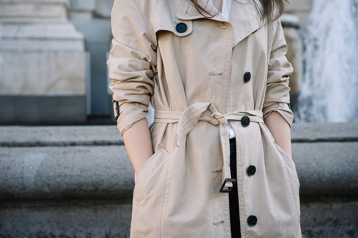 Cropped Trench Coats A Fashion Statement for Modern Wear 2026.jpg